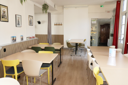 Salle-Rabelais-3 : Le hameau Saint Michel Hébergement mixité sociale à Tours : Hébergement solidaire Touraine, Mixité sociale et inclusion Tourisme, Hôtel associatif