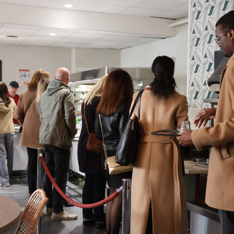 salle restauration recoin : restaurant associatif tours pour le logement inclusif et solidaire au Hameau saint-Michel à Tours